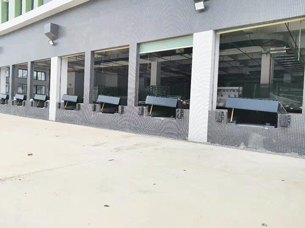 固定式登车桥